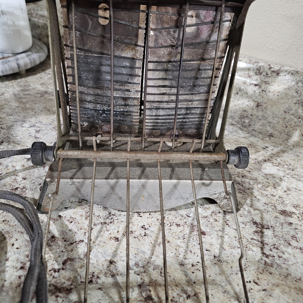 Vintage Turnover Toaster with Cord - Picture 7 of 9
